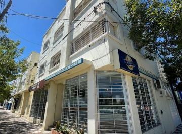 Departamento de 2 ambientes, Córdoba · Un Dormitorio con Balcon Frente! a m de La Plaza