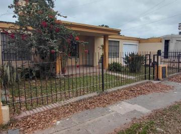 Casa de 6 ambientes, Córdoba · Venta Casa en Barrio Don Bosco, Buena Ubicacion, Tres Dorm., Baño, Cocina, Comedor, Patio, Jardín.