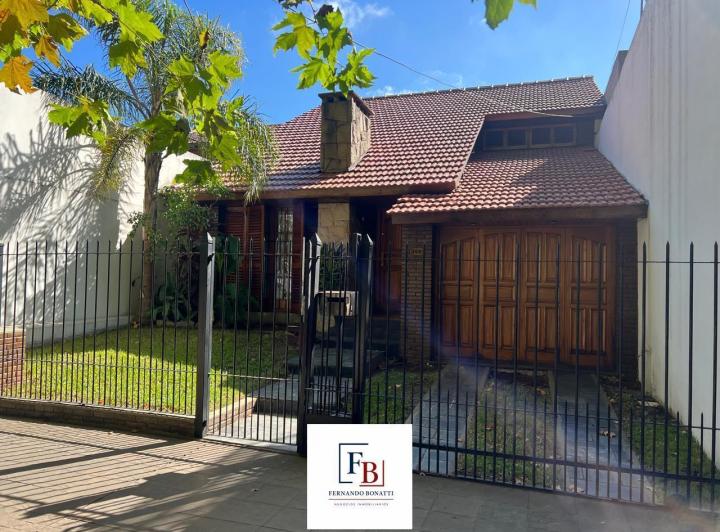 Casa · 160m² · 5 Ambientes · 2 Cocheras