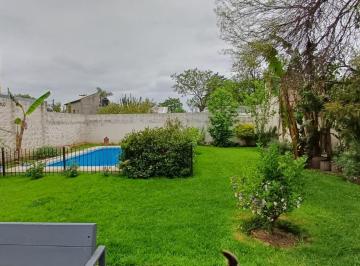 Casa · 174m² · 4 Ambientes · 2 Cocheras · Casa en Quintas de Arguello