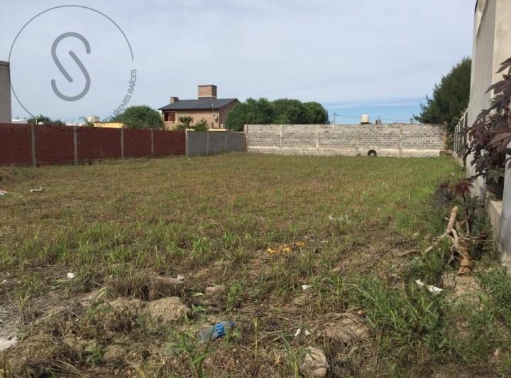 Terreno · 735m²