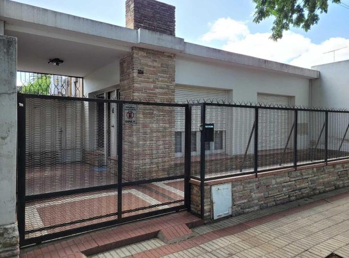 Casa · 101m² · 3 Ambientes · 1 Cochera