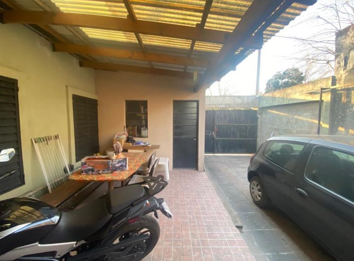 Casa · 93m² · 4 Ambientes · 2 Cocheras