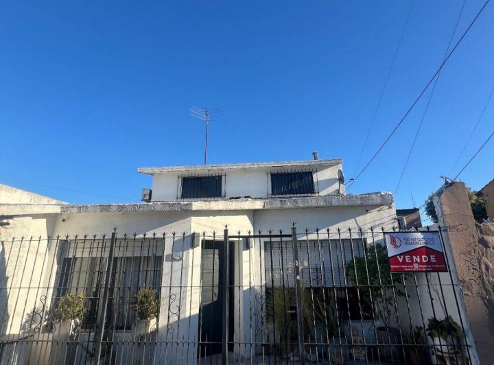 Casa · 80m² · 4 Ambientes · 1 Cochera