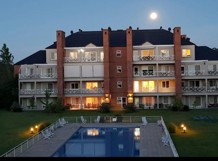 Departamento · 60m² · 2 Ambientes · 1 Cochera