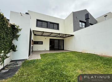 Casa · 165m² · 5 Ambientes · 1 Cochera · Dúplex en Venta de 3 Dorm. con Cochera - Lomas de Manantiales
