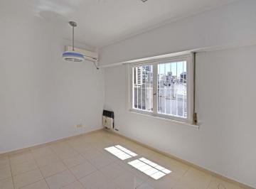 Departamento · 34m² · 2 Ambientes · Departamento Tercer Piso por Escalera, Refaccionado, Excelente Estado, Luminoso.