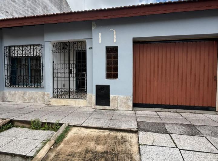 Casa · 79m² · 2 Ambientes · 1 Cochera