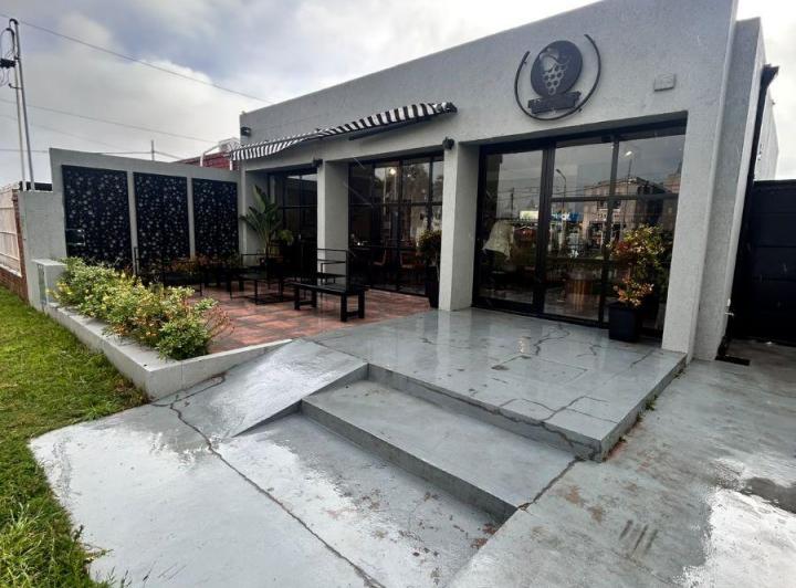 Local comercial · 90m² · 3 Ambientes