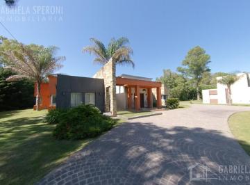 Casa · 300m² · 4 Ambientes · 2 Cocheras · 4 Ambientes Alquiler Parque Las Naciones