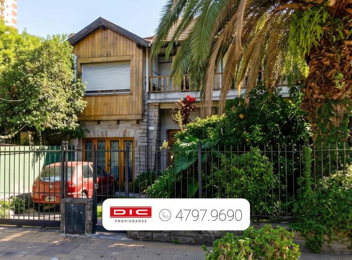 Casa · 274m² · 6 Ambientes · 2 Cocheras