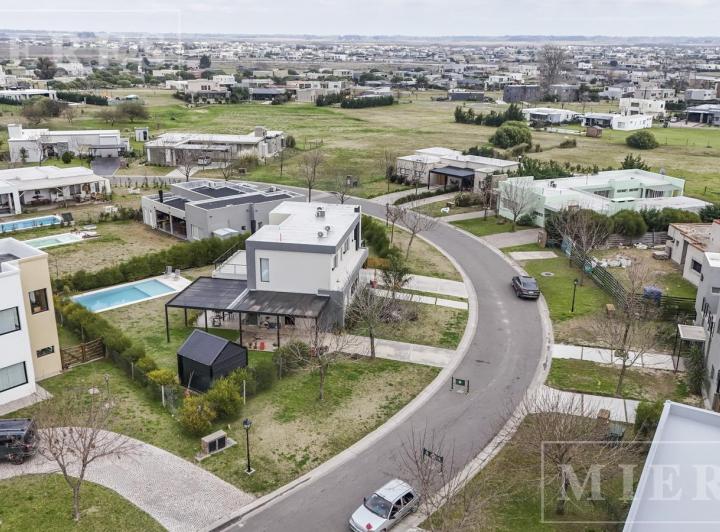 Casa · 160m² · 5 Ambientes