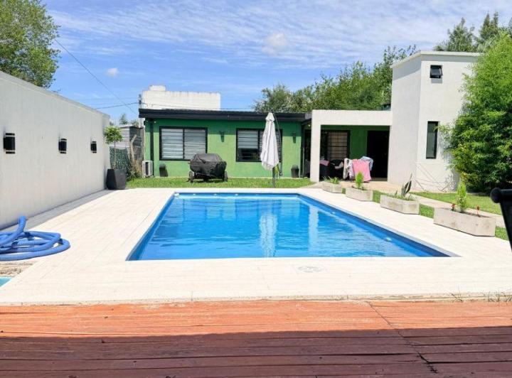 Casa · 96m² · 4 Ambientes · 2 Cocheras