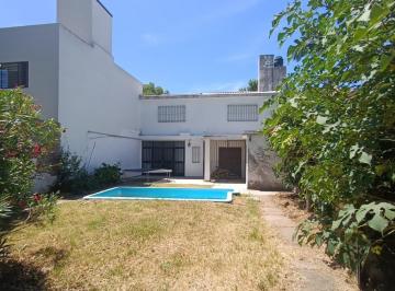 Casa · 220m² · 5 Ambientes · 2 Cocheras · Casa en Venta 4 Dorm. - La Florida Rosario