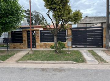 Casa · 109m² · 5 Ambientes · 1 Cochera · Se Vende Casa 3 Dorm Barrio San Martín, Villa María