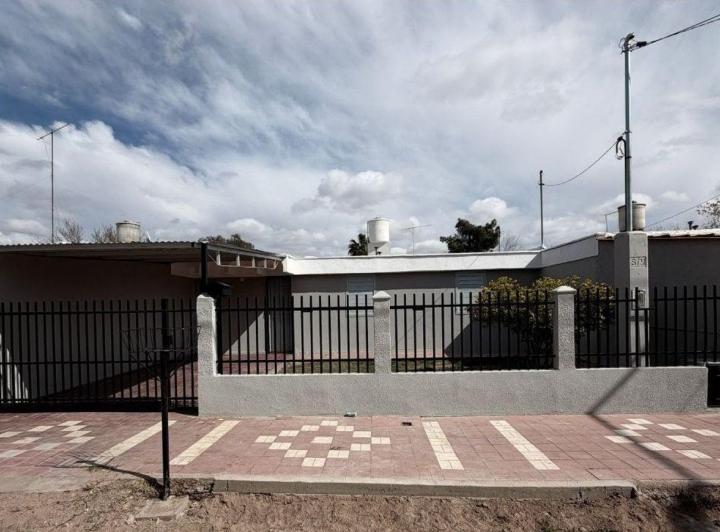 Casa · 122m² · 5 Ambientes · 1 Cochera