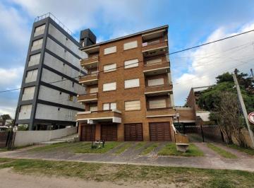 Departamento de 4 ambientes, Villa Gesell · Departamento en Duplex con Cochera Zona Sur