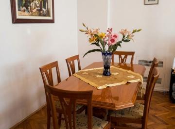 Departamento · 100m² · 3 Ambientes · Impecable 3 Amb Frente C/balcón - Posible Tercer Dormitorio