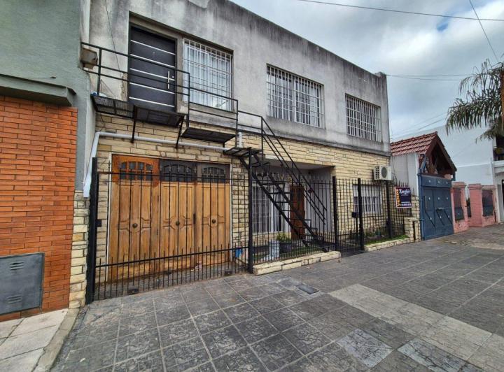 Casa · 255m² · 5 Ambientes · 1 Cochera