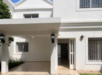 Casa de 6 ambientes, Córdoba · Hermosa Casa 3 Dorm + Escritorio con Cochera y Patio – Villa Belgrano | Sin Impuestos
