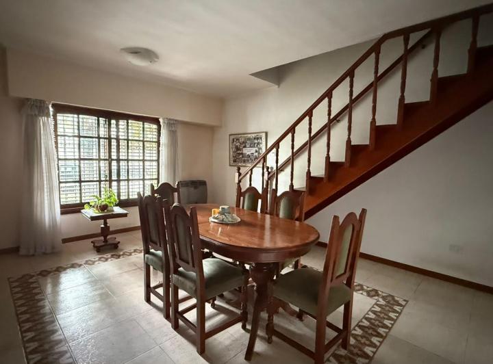 Casa · 130m² · 3 Ambientes · 2 Cocheras