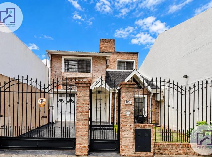 Casa · 319m² · 5 Ambientes · 2 Cocheras