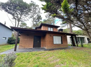 Casa · 150m² · 4 Ambientes · 2 Cocheras · Casa Cuatro Ambientes Venta Costa del Este