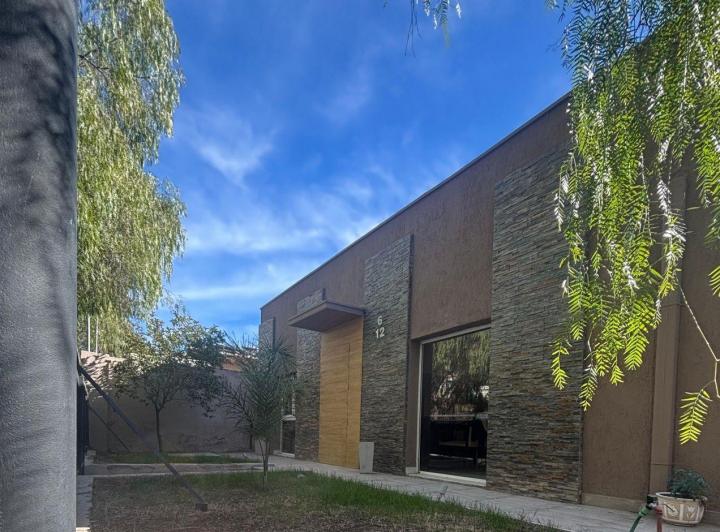 Casa · 240m² · 3 Dormitorios
