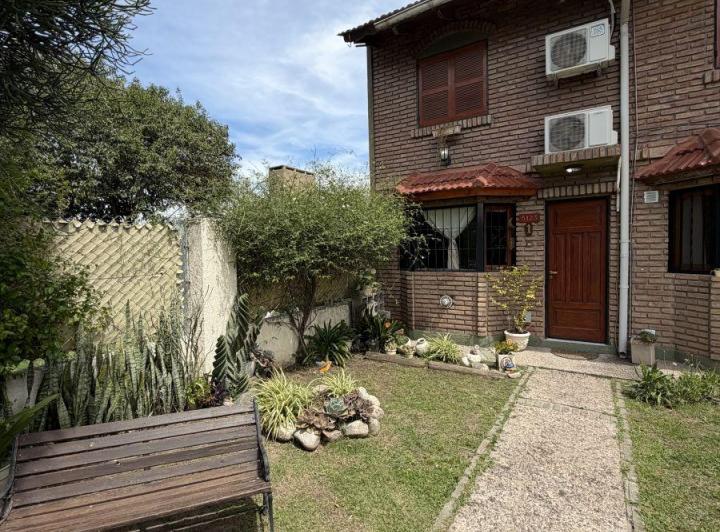 Casa · 100m² · 4 Ambientes · 1 Cochera