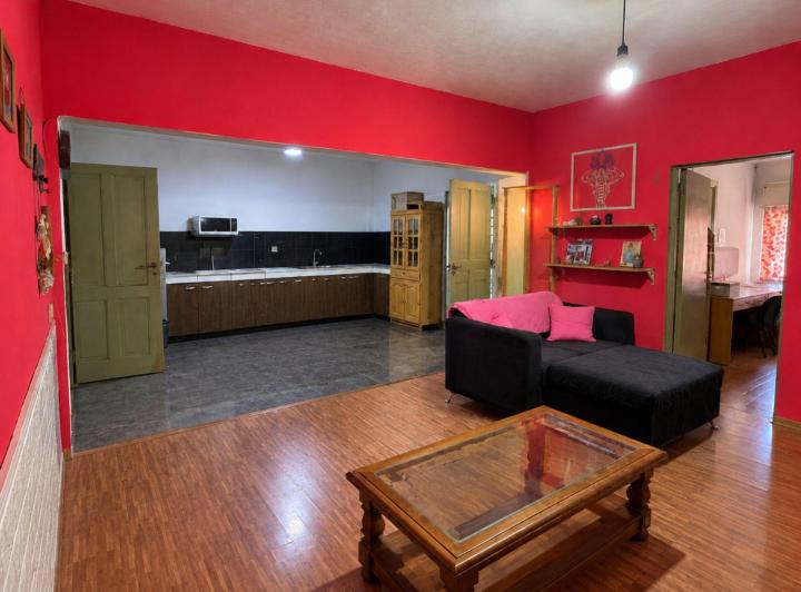 Casa · 84m² · 5 Ambientes · 3 Cocheras