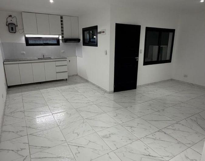 Casa · 65m² · 6 Ambientes · 1 Cochera