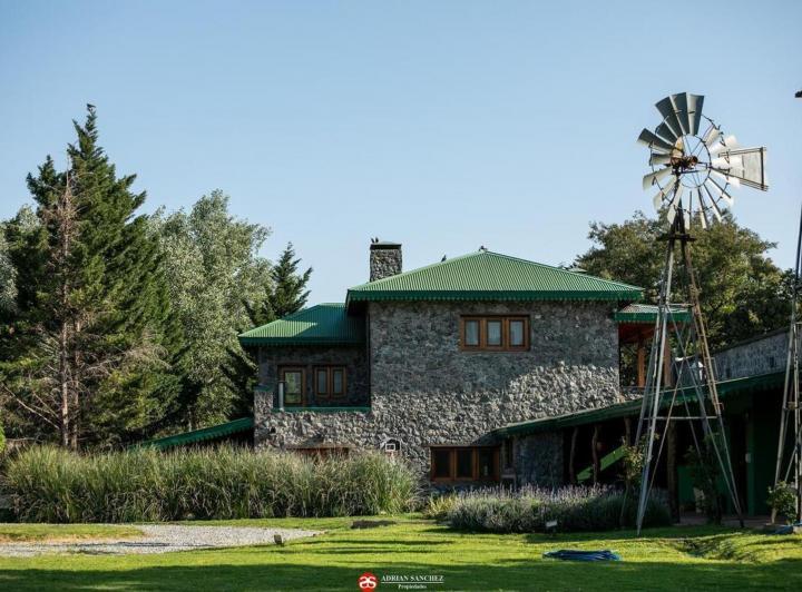 Casa · 29800ha · 8 Ambientes · 1 Cochera