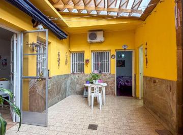 PH · 200m² · 6 Ambientes · PH en Venta 3 Dorm. Arroyito