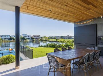 Casa · 259m² · 6 Ambientes · 2 Cocheras · Casa en Alquiler en Castaños, Nordelta, Tigre