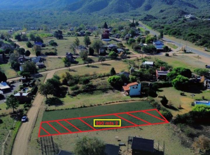 Terreno · 890m²