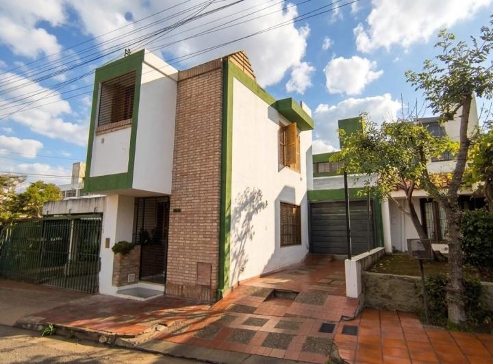Casa · 179m² · 5 Ambientes · 2 Cocheras