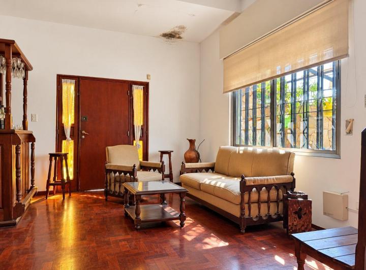 Casa · 165m² · 6 Ambientes · 1 Cochera