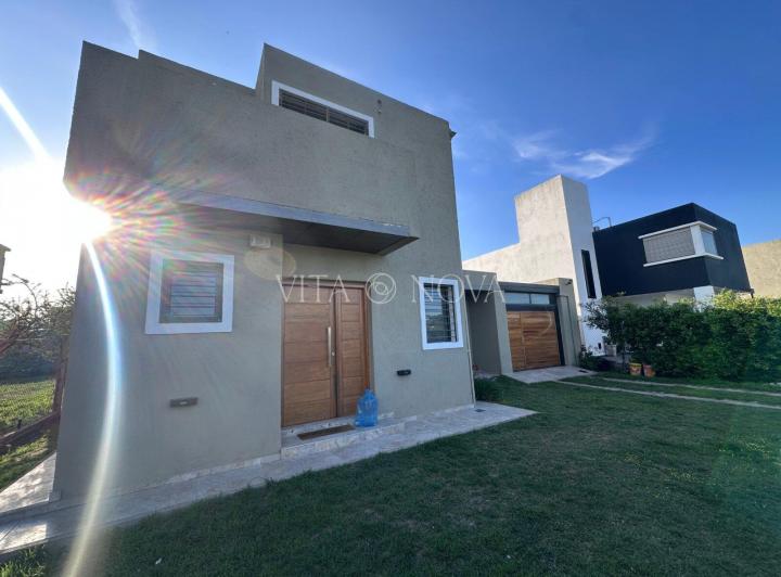Casa · 172m² · 2 Ambientes