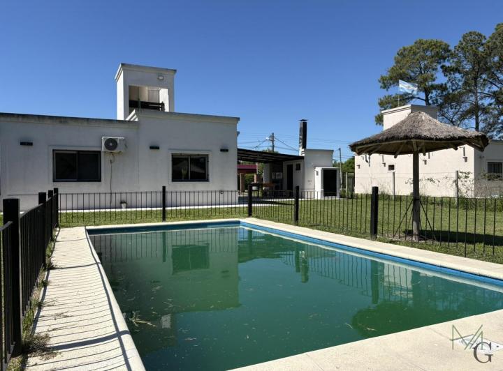 Casa · 88m² · 4 Ambientes · 2 Cocheras