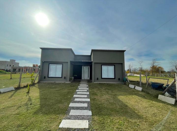 Casa · 90m² · 5 Ambientes · 1 Cochera