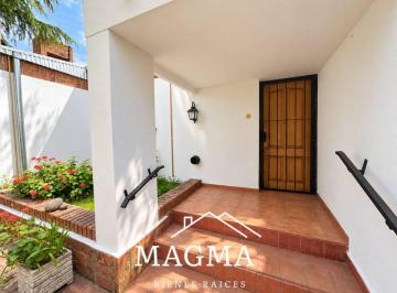 Casa de 8 ambientes, Córdoba · Casa en Venta Alto Verde - 3 Dorm.! Apto Credito!