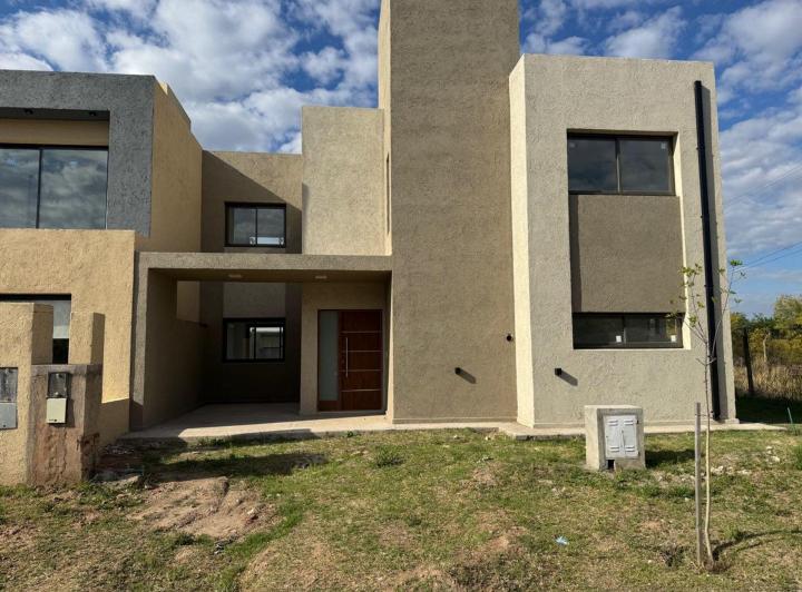 Casa · 160m² · 6 Ambientes