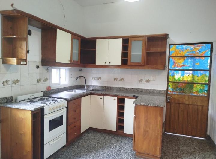 Casa · 120m² · 4 Ambientes · 2 Cocheras