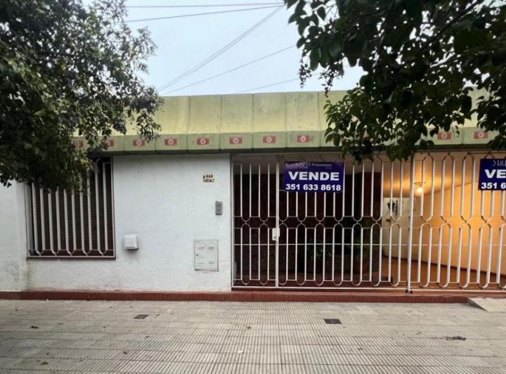 Casa · 263m² · 5 Ambientes · 1 Cochera