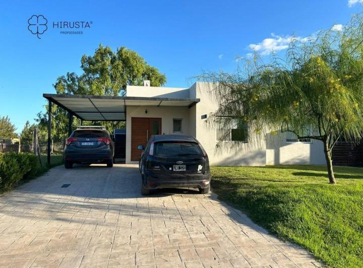 Casa · 128m² · 4 Ambientes · 2 Cocheras