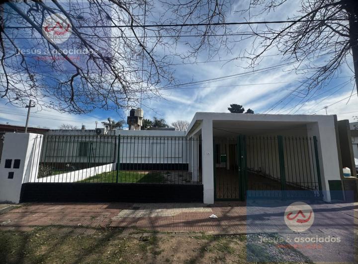 Casa · 266m² · 5 Ambientes · 1 Cochera
