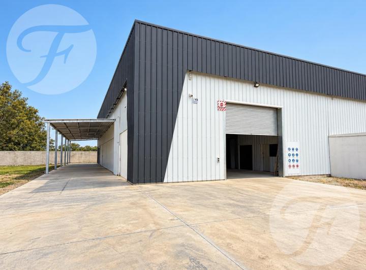 Bodega-Galpón · 430m² · 1 Ambiente · 4 Cocheras