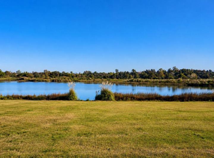 Terreno · 903m²