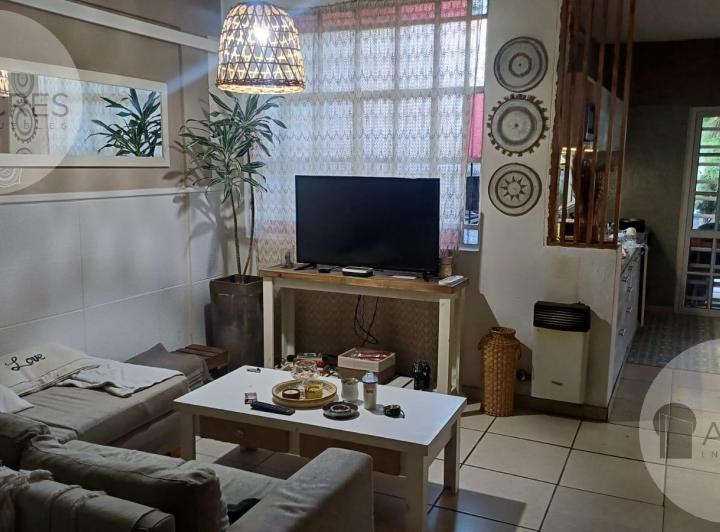 Casa · 240m² · 7 Ambientes · 1 Cochera