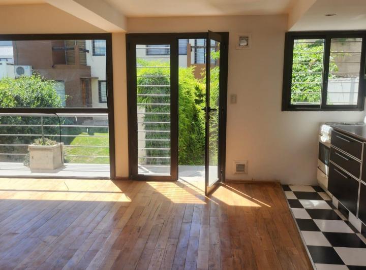 Casa · 90m² · 5 Ambientes · 1 Cochera